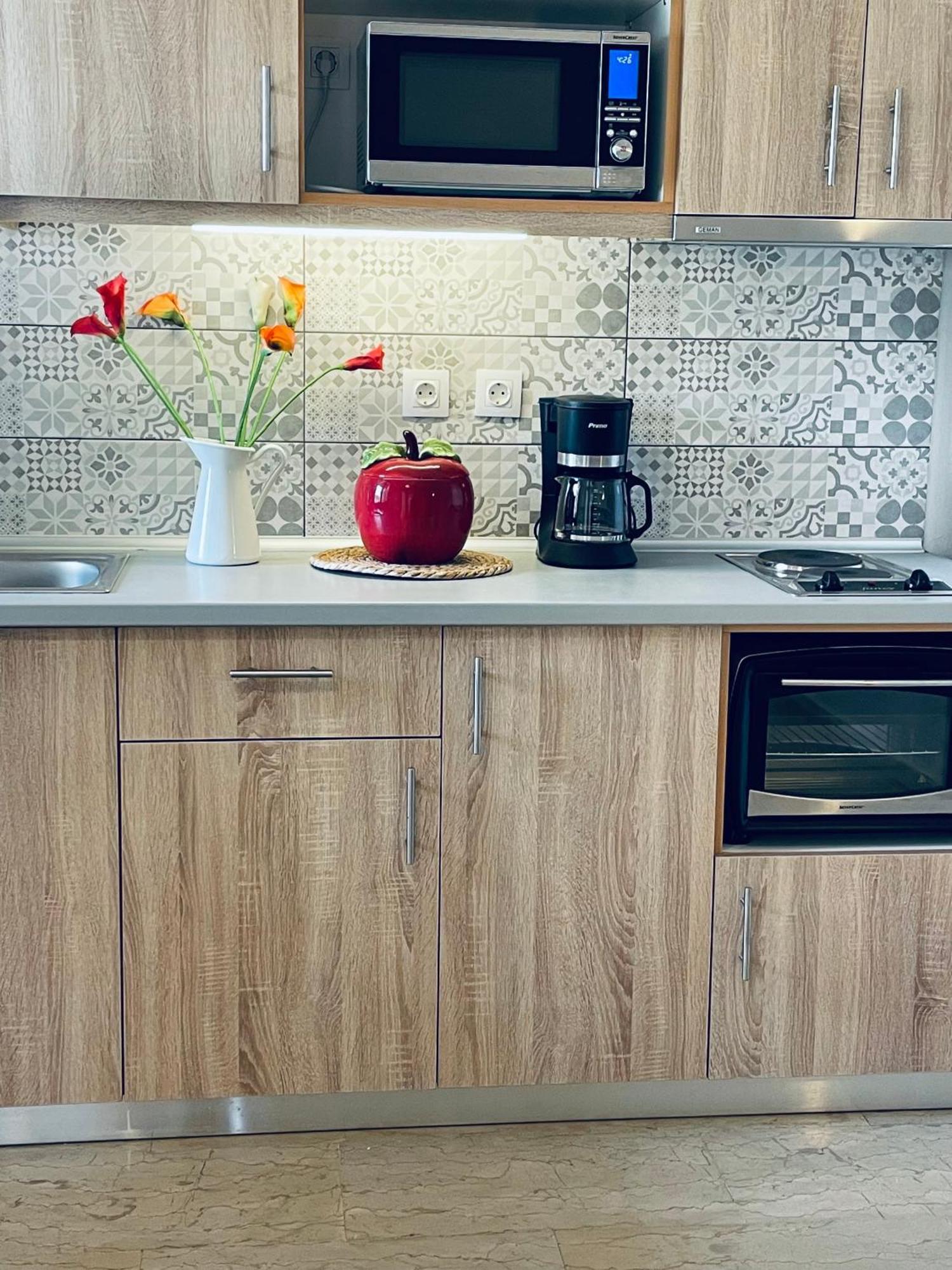 בארבאטי Hotel Odeon B&B מראה חיצוני תמונה